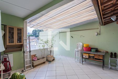 Casa à venda com 250m², 4 quartos e 3 vagas Casa à venda com 250m², 4 quartos e 3 vagasÁrea de serviço