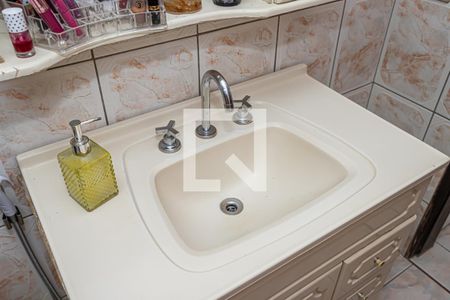 Casa à venda com 250m², 4 quartos e 3 vagas Casa à venda com 250m², 4 quartos e 3 vagasBanheiro suite 3