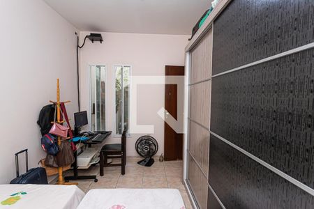 Casa à venda com 250m², 4 quartos e 3 vagas Casa à venda com 250m², 4 quartos e 3 vagasQuarto