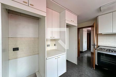 Apartamento à venda com 230m², 4 quartos e 3 vagasCozinha 
