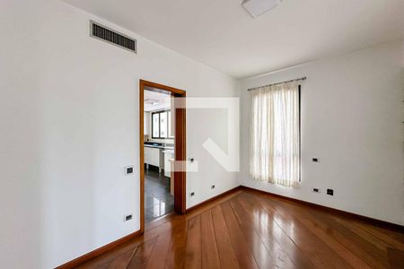 Apartamento à venda com 230m², 4 quartos e 3 vagasQuarto