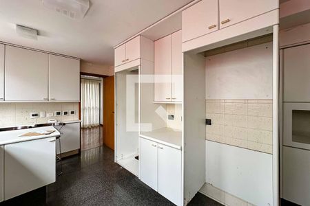 Apartamento à venda com 230m², 4 quartos e 3 vagasCozinha 