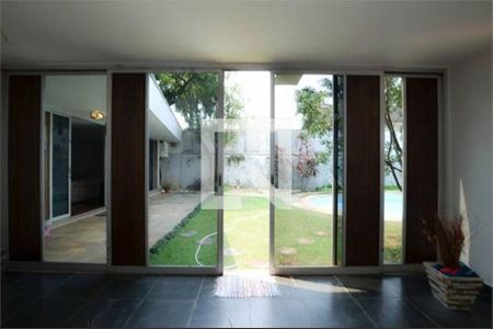 Casa à venda com 4 quartos, 600m² em Brooklin, São Paulo