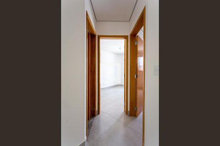 Corredor de apartamento à venda com 2 quartos, 77m² em Vila Pires, Santo André