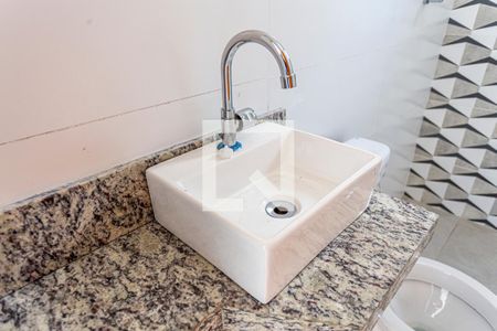 Apartamento à venda com 77m², 2 quartos e 1 vagaDetalhe do Banheiro da Suite