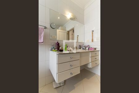 Apartamento para alugar com 275m², 4 quartos e 4 vagasBanheiro da Suíte - Armário