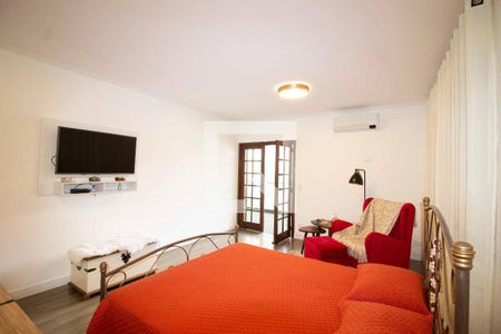 Casa à venda com 500m², 4 quartos e 6 vagas Casa à venda com 500m², 4 quartos e 6 vagasQuarto 4 - Suíte