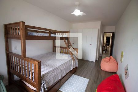 Casa à venda com 500m², 4 quartos e 6 vagas Casa à venda com 500m², 4 quartos e 6 vagasQuarto 2 - Suíte