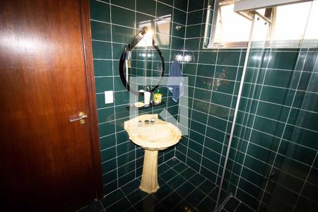 Casa à venda com 500m², 4 quartos e 6 vagas Casa à venda com 500m², 4 quartos e 6 vagasBanheiro da Suíte 1