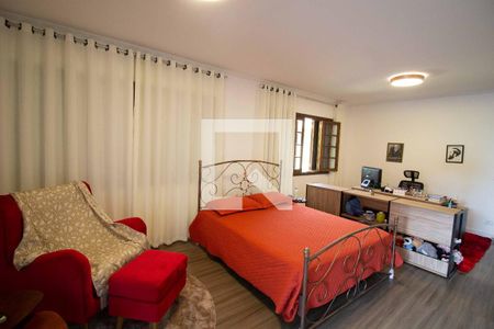 Casa à venda com 500m², 4 quartos e 6 vagas Casa à venda com 500m², 4 quartos e 6 vagasQuarto 4 - Suíte