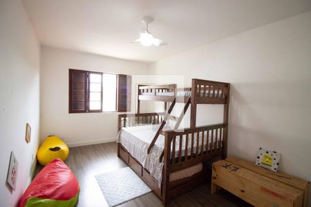 Casa à venda com 500m², 4 quartos e 6 vagas Casa à venda com 500m², 4 quartos e 6 vagasQuarto 2 - Suíte