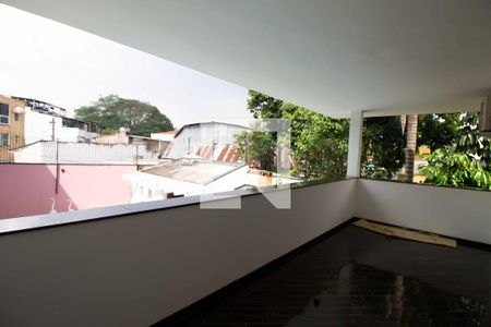 Casa à venda com 500m², 4 quartos e 6 vagas Casa à venda com 500m², 4 quartos e 6 vagasQuarto 4 - Varanda