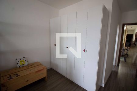 Casa à venda com 500m², 4 quartos e 6 vagas Casa à venda com 500m², 4 quartos e 6 vagasQuarto 2 - Suíte