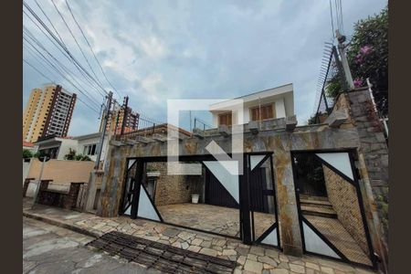 Casa à venda com 500m², 4 quartos e 6 vagas Casa à venda com 500m², 4 quartos e 6 vagasFachada