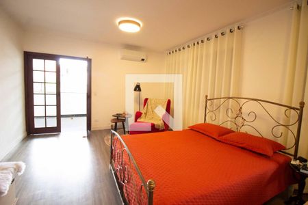 Casa à venda com 500m², 4 quartos e 6 vagas Casa à venda com 500m², 4 quartos e 6 vagasQuarto 4 - Suíte