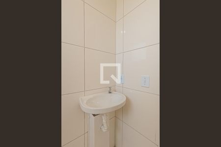 Banheiro de apartamento para alugar com 2 quartos, 50m² em Jardim São Domingos, Guarulhos