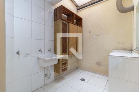 Casa de condomínio à venda com 110m², 3 quartos e 2 vagasLavanderia