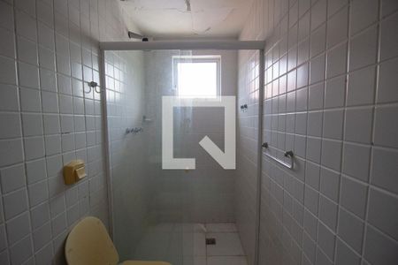 Casa de condomínio à venda com 630m², 6 quartos e 3 vagasBanheiro da Suíte do Anexo
