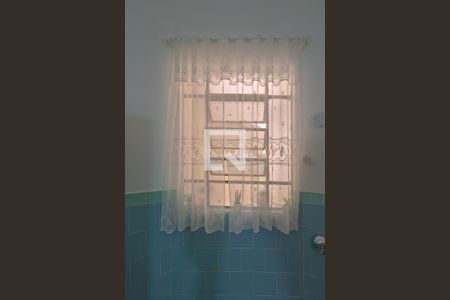 Casa à venda com 177m², 3 quartos e 2 vagas Casa à venda com 177m², 3 quartos e 2 vagasBanheiro Social