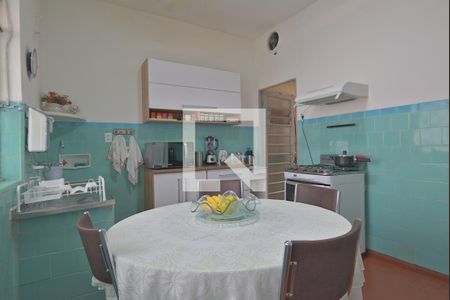 Casa à venda com 177m², 3 quartos e 2 vagas Casa à venda com 177m², 3 quartos e 2 vagasCozinha