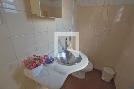 Casa à venda com 177m², 3 quartos e 2 vagas Casa à venda com 177m², 3 quartos e 2 vagasBanheiro de serviço