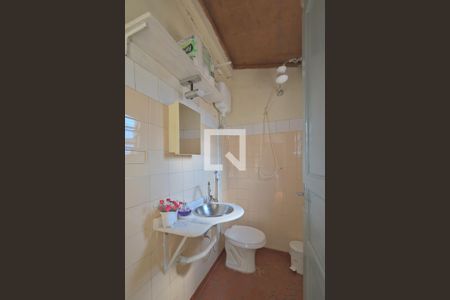 Casa à venda com 177m², 3 quartos e 2 vagas Casa à venda com 177m², 3 quartos e 2 vagasBanheiro de serviço