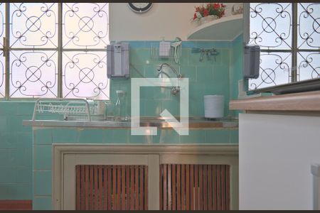 Casa à venda com 177m², 3 quartos e 2 vagas Casa à venda com 177m², 3 quartos e 2 vagasCozinha