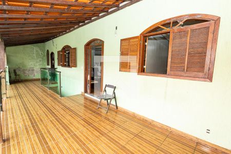 Casa à venda com 400m², 7 quartos e 9 vagas Casa à venda com 400m², 7 quartos e 9 vagasVaranda