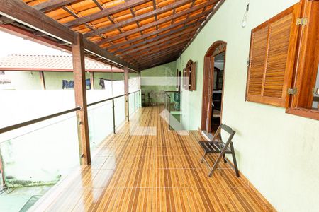 Casa à venda com 400m², 7 quartos e 9 vagas Casa à venda com 400m², 7 quartos e 9 vagasVaranda