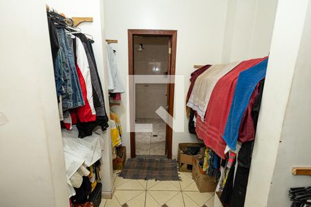 Casa à venda com 400m², 7 quartos e 9 vagas Casa à venda com 400m², 7 quartos e 9 vagasCloset