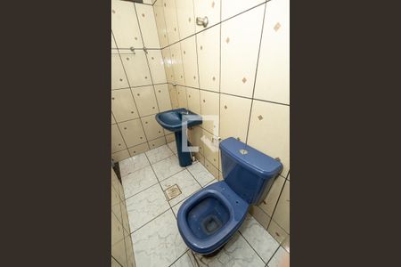 Casa à venda com 400m², 7 quartos e 9 vagas Casa à venda com 400m², 7 quartos e 9 vagasBanheiro de serviço / cobertura