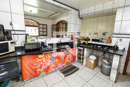 Casa à venda com 400m², 7 quartos e 9 vagas Casa à venda com 400m², 7 quartos e 9 vagasCozinha