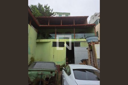 Casa à venda com 400m², 7 quartos e 9 vagas Casa à venda com 400m², 7 quartos e 9 vagasFachada