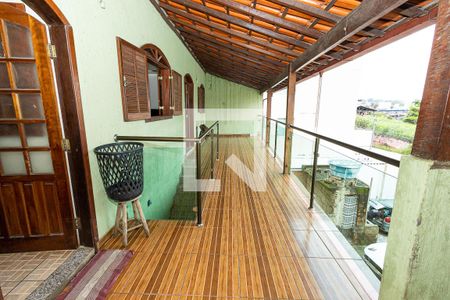 Casa à venda com 400m², 7 quartos e 9 vagas Casa à venda com 400m², 7 quartos e 9 vagasVaranda