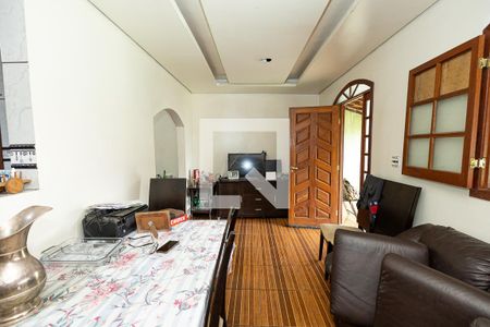 Sala de casa à venda com 7 quartos, 400m² em Vila Cloris, Belo Horizonte