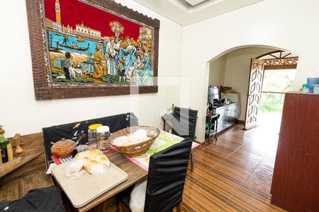 Casa à venda com 400m², 7 quartos e 9 vagas Casa à venda com 400m², 7 quartos e 9 vagasCopa