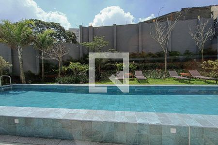 Apartamento à venda com 27m², 1 quarto e sem vaga Apartamento à venda com 27m², 1 quarto e sem vagaÁrea comum - Piscina