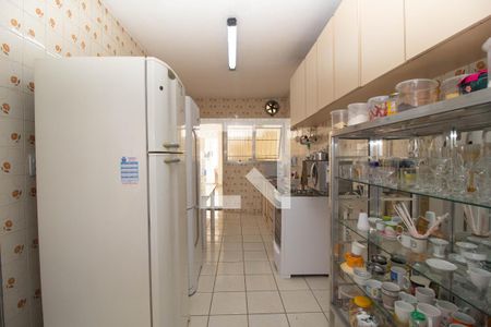 Casa para alugar com 170m², 3 quartos e 10 vagasCozinha