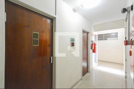 Apartamento à venda com 68m², 2 quartos e sem vagaHall social