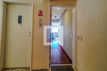 hall entrada de apartamento para alugar com 2 quartos, 100m² em Vila Mariana, São Paulo