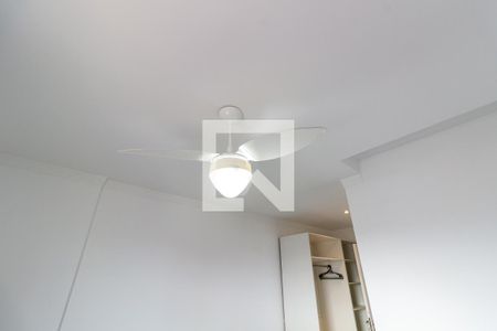 Apartamento para alugar com 77m², 2 quartos e 2 vagasDetalhe da suíte