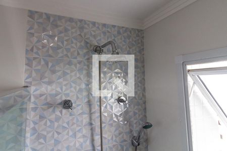 Apartamento para alugar com 77m², 2 quartos e 2 vagasDetalhe do banheiro da suíte