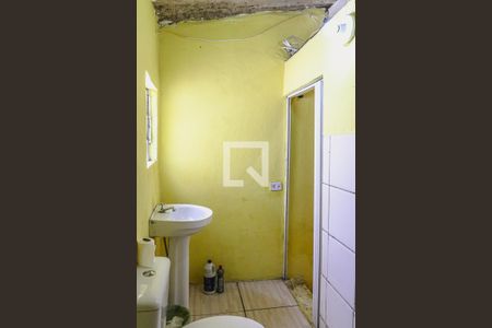 Banheiro de casa para alugar com 2 quartos, 50m² em Vila Sabrina, São Paulo