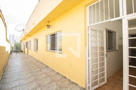 Casa para alugar com 50m², 1 quarto e 1 vaga Casa para alugar com 50m², 1 quarto e 1 vagaQuintal