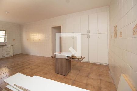 Casa para alugar com 50m², 1 quarto e 1 vaga Casa para alugar com 50m², 1 quarto e 1 vagaSala