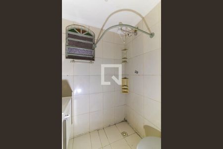 Banheiro de casa para alugar com 1 quarto, 43m² em Jardim Frei Galvao, Taboão da Serra