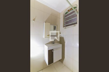 Banheiro de casa para alugar com 1 quarto, 43m² em Jardim Frei Galvao, Taboão da Serra