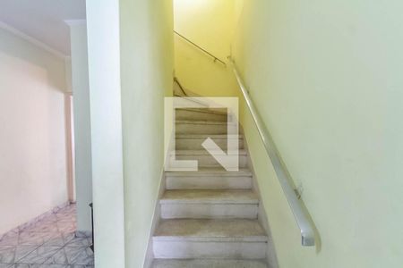 Escada de casa para alugar com 2 quartos, 135m² em Jardim Brasilandia, São Bernardo do Campo