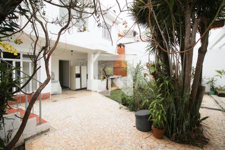 Casa à venda com 400m², 3 quartos e 5 vagasQuintal/Jardim