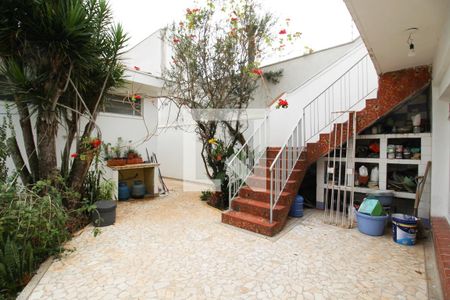 Casa à venda com 400m², 3 quartos e 5 vagasQuintal/Jardim